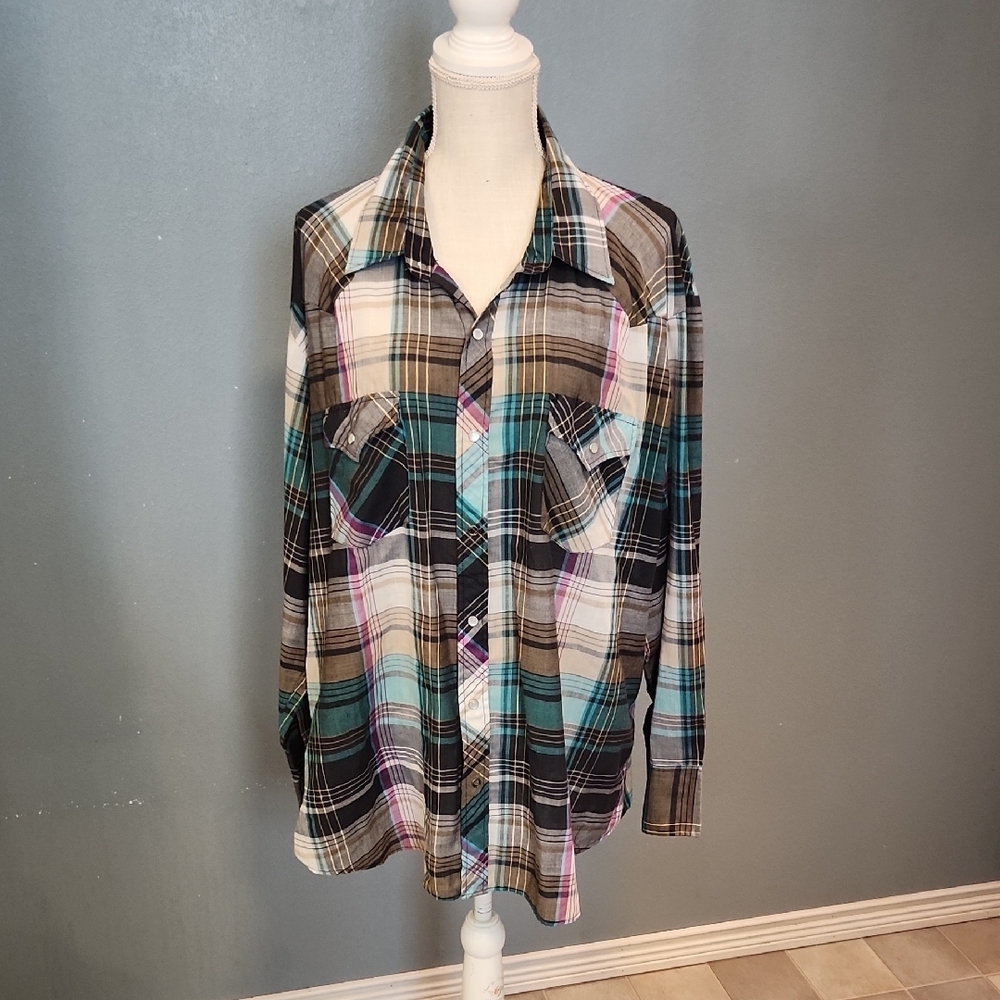 Western Vintage BJR Long Tail Fitted Style Plaid Pearl Snap Shirt Cotton Blend
